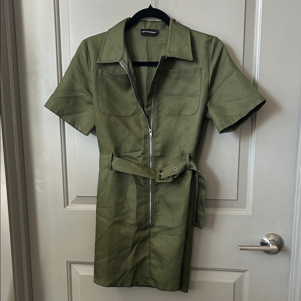 Green Zip-Up Short Sleeve Dress